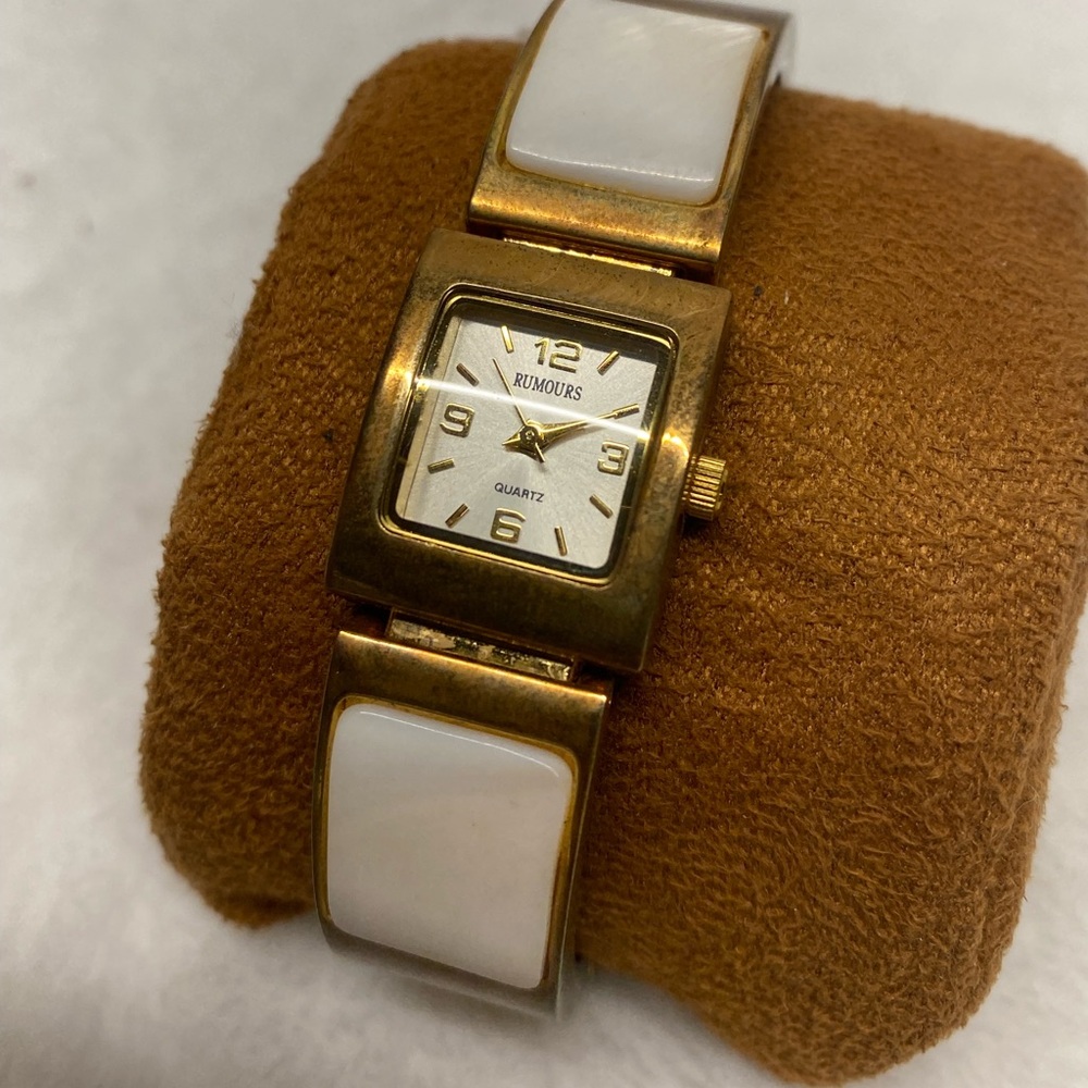 Vintage Rumours Woman’s Cocktail Watch Gold Tone New Battery